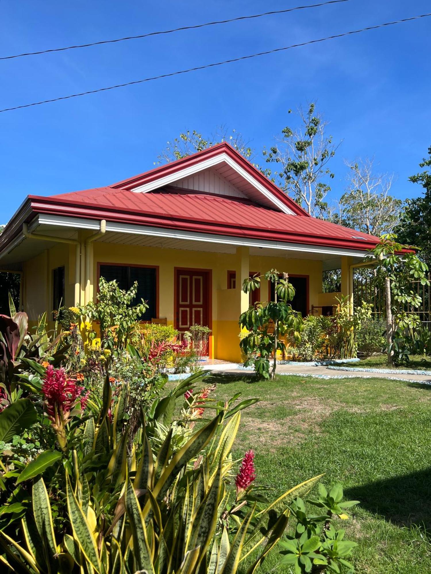 Uptown Guesthouse Đảo Đảo Siquijor Ngoại thất bức ảnh